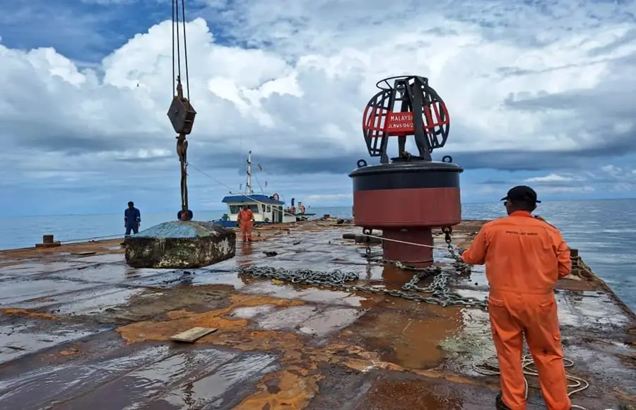 Buoy maintenance