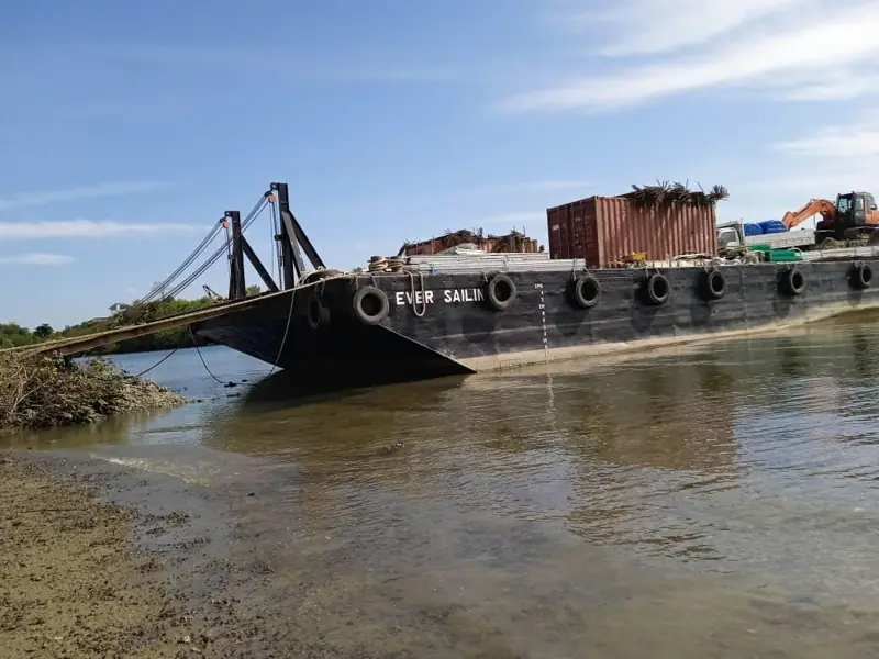 Ever Sailing, dumb barge