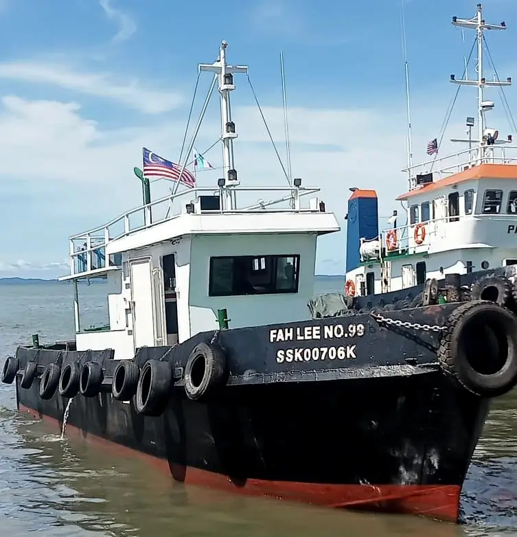 Fah Lee No. 99, tug boat
