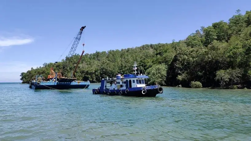 Cargo, barges & jetty
